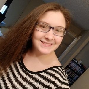 Meet your Posher, Kelli